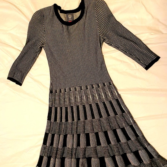 Black and white sweater dress - Picture 3 of 6